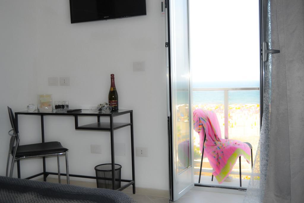 Sottosopra Bed and Breakfast Margherita Di Savoia Εξωτερικό φωτογραφία
